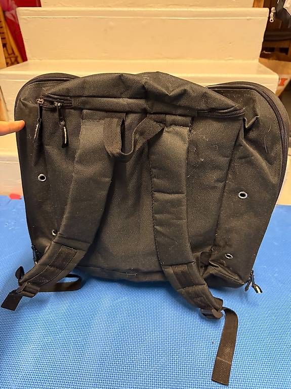 Borse & Zaini: Schlittschuh-Rucksack – Nuovo (secondo la descrizione) da Winterthur venduto da OliviaC5 1