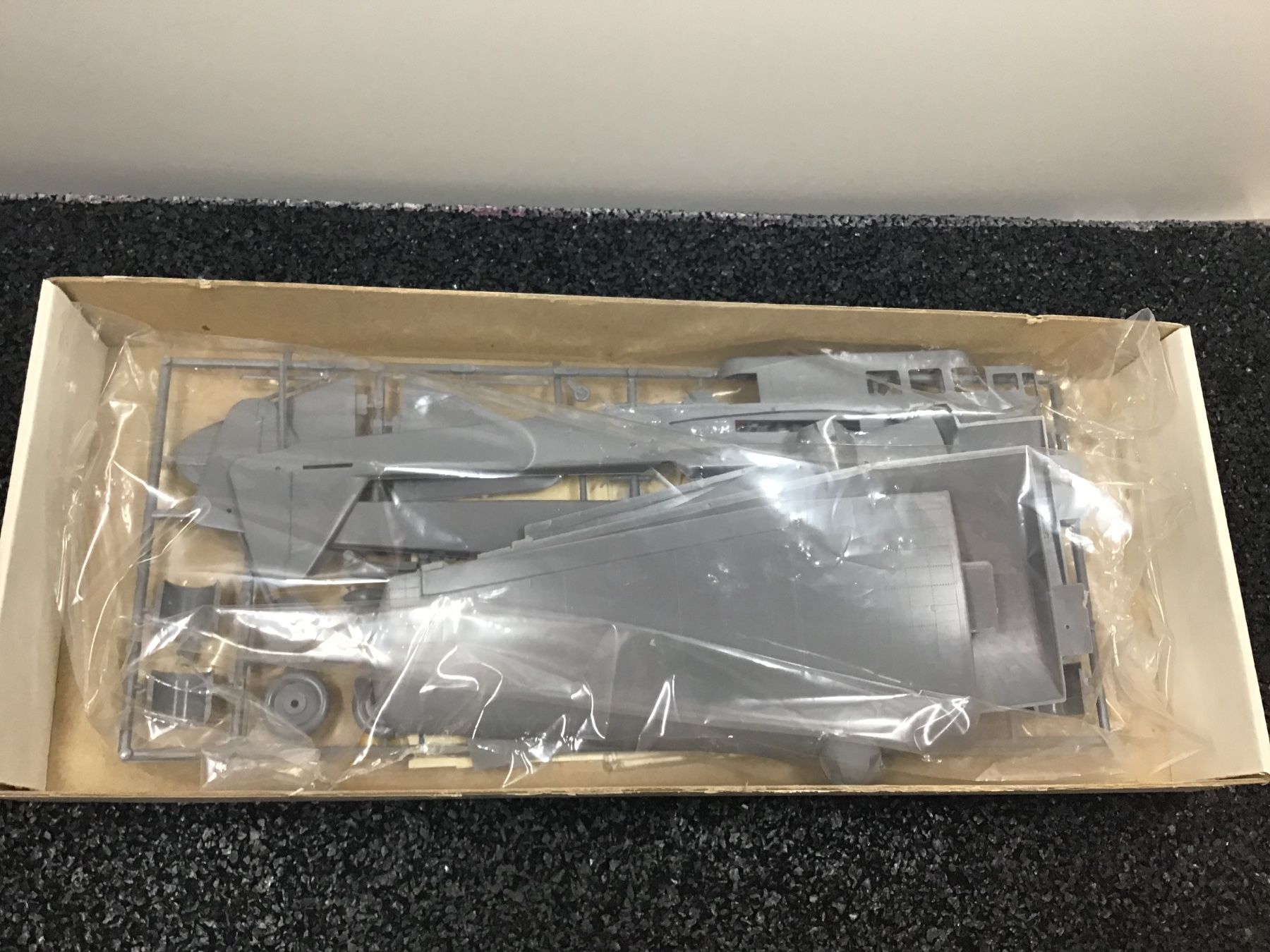 Heller Kit di modellismo & Modellini statici: HELLER 1/72 AMIOT 143 – Usato da Männedorf venduto da Modell-Spezialisten 1