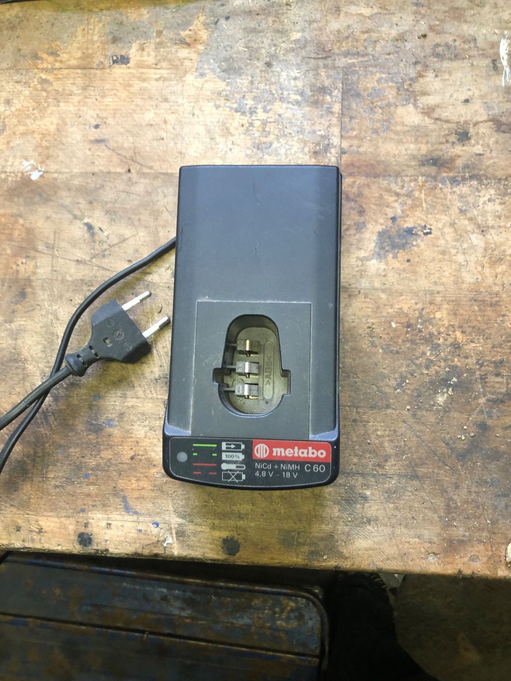 Metabo Caricatori & Batterie: Ladegerät Metabo – Usato da Obermumpf venduto da globiroger