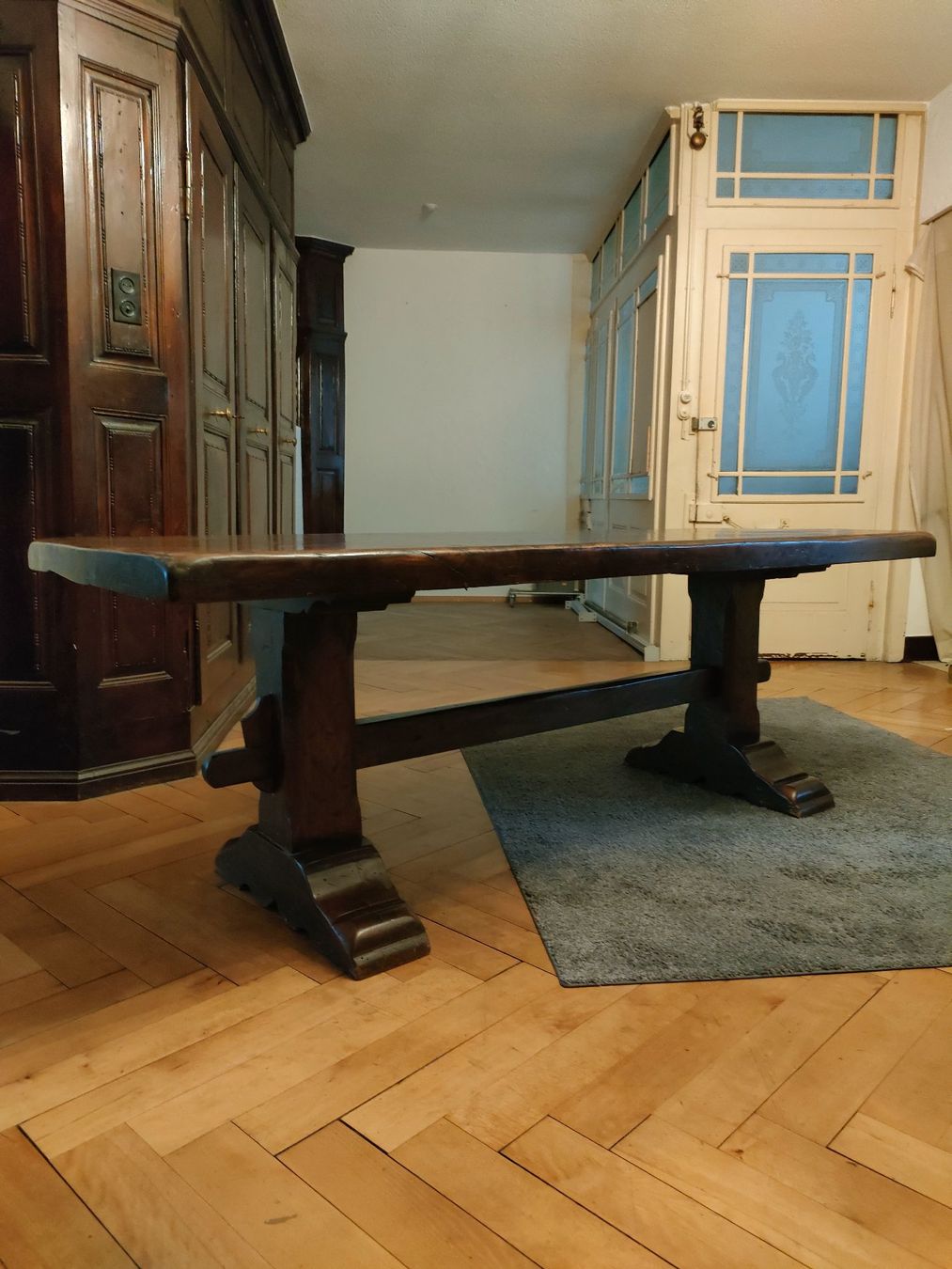 Tische: Schöner massiver Klostertisch – Gebraucht aus Weinfelden von  2