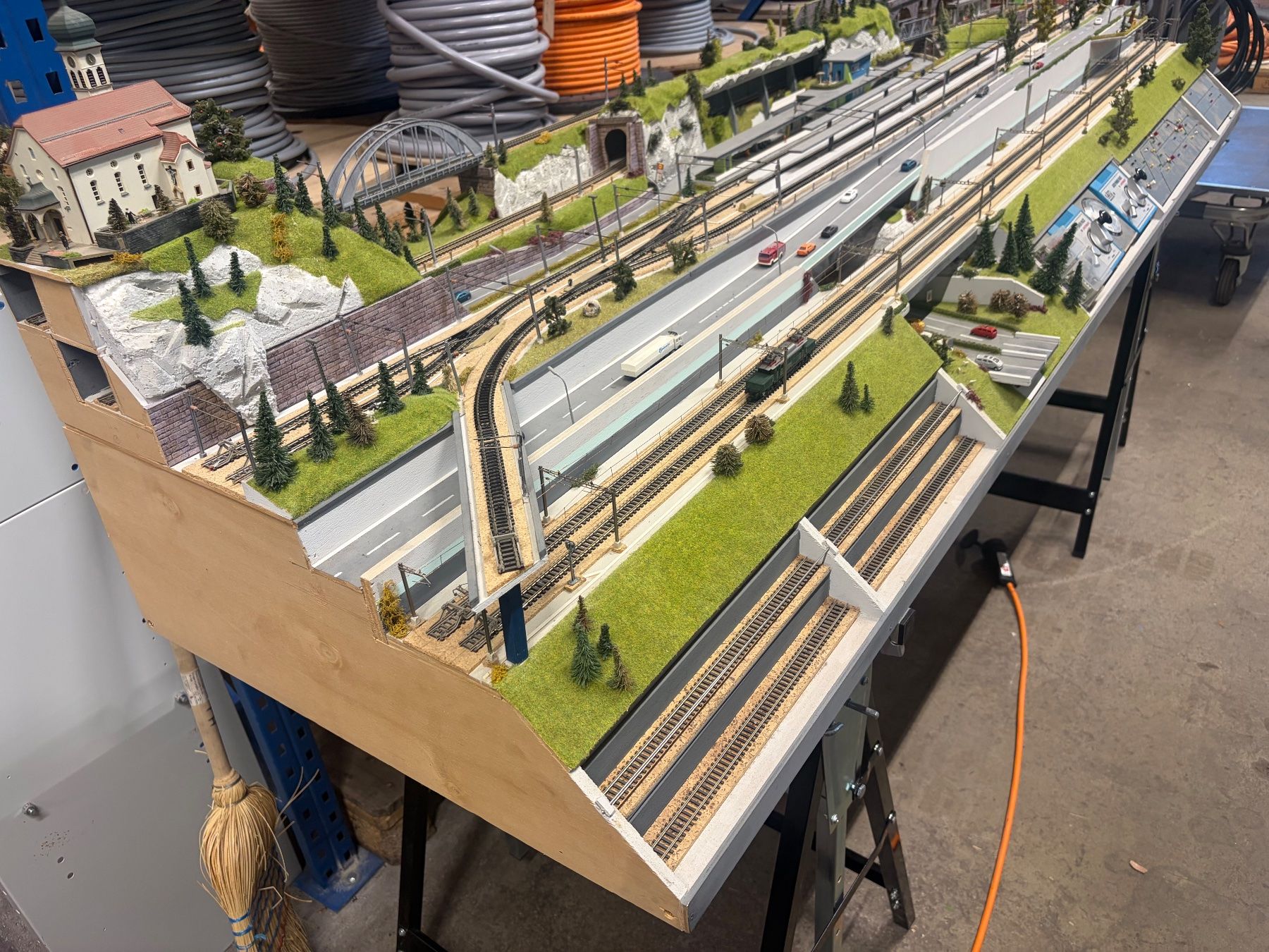 Trix Modellini di ferrovie: Modellbahn Anlage Spur N Minitrix – Usato da Wil SG venduto da steinlin07 2