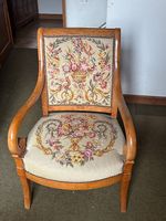 Fauteuil ancien brodé 
