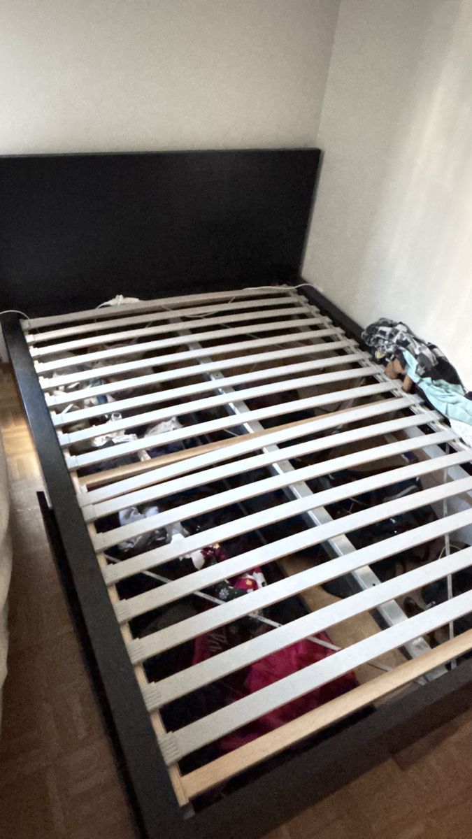 Lits: Ikea Malm Bett schwarz – D'occasion à Untereggen par Paesci_99 4