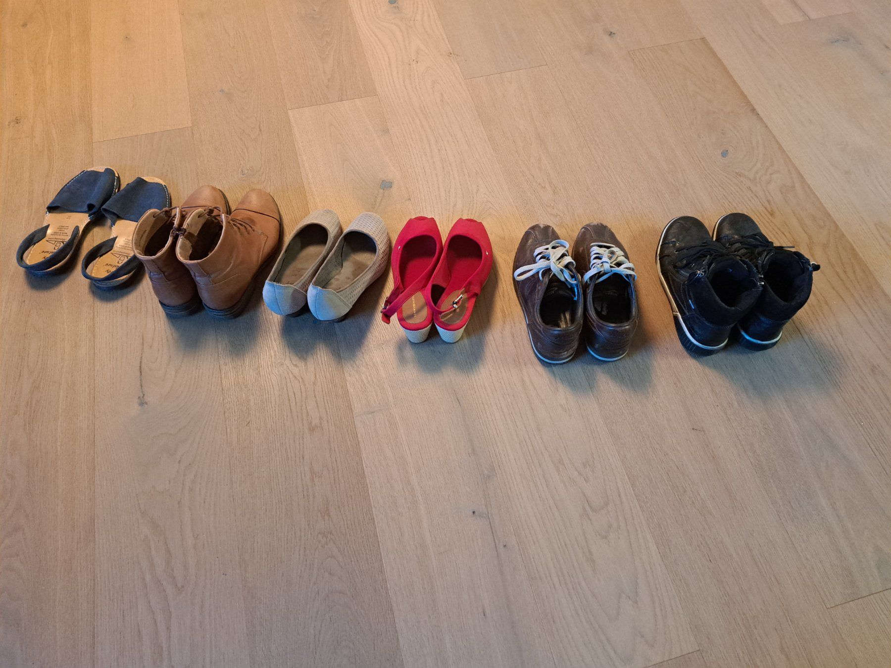 Scarpe da donna: Schuhpaket, Damenschuhe Gr. 38-39 – Usato da Widen venduto da golum03 1