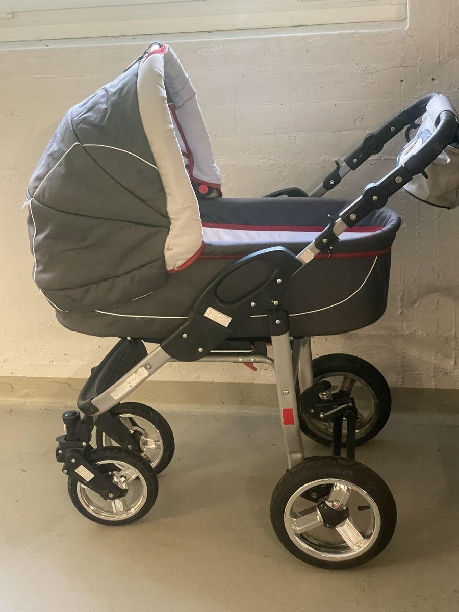 Carrozzine: Super Zustand: Kinderwagen . – Usato da St.Gallen venduto da trianni01