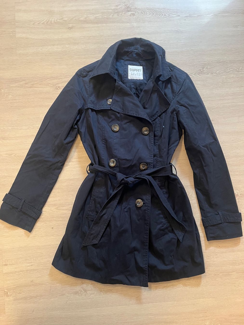 Esprit Giacche: Esprit Damen Jacke Trenchcoat Gr. 38 – Usato da Frauenfeld venduto da cookies_and_cream