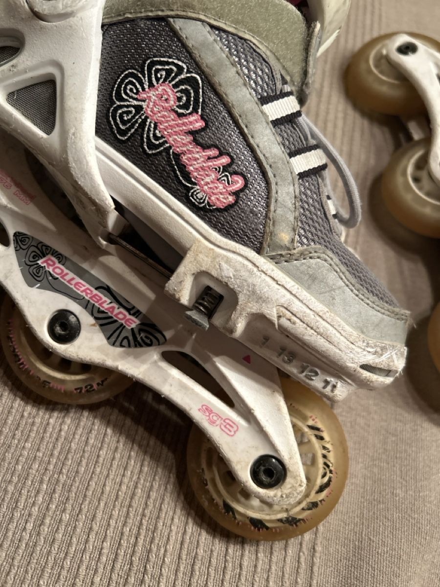 Pattini in linea & Pattini a rotelle: Rollerblade Inline Skates Gr. 28-32 für Mädchen – Usato da Dottikon venduto da cimar 1