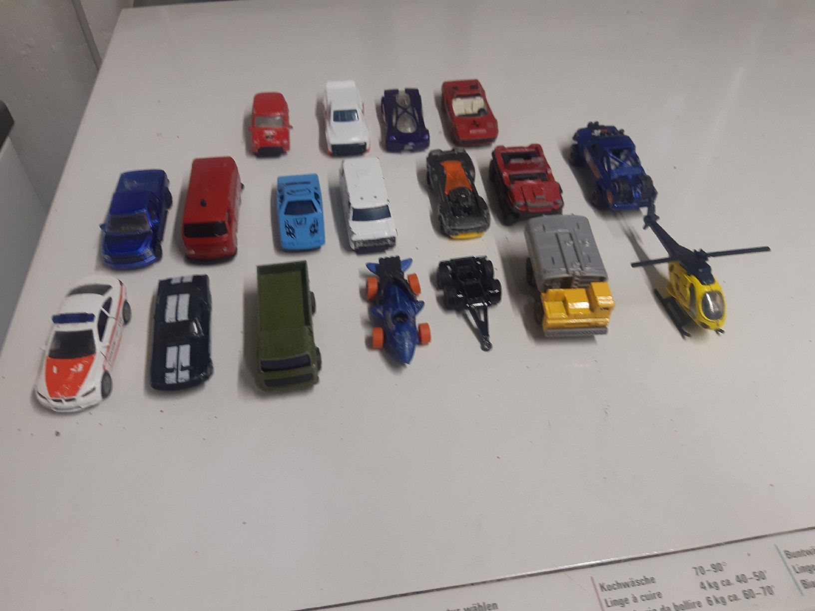 Jouets: Diverse Spielzeugautos – D'occasion à luzern par zola7