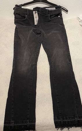 Bershka flared jeans in Schwarz Gr 36. (S)