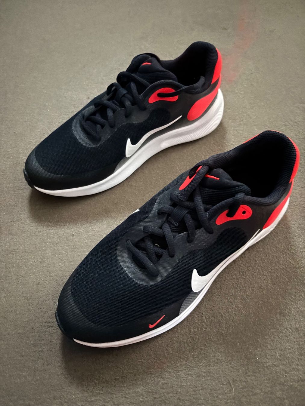 Nike Scarpe per ragazzi: Nike Training Schuhe 37.5 Neu! – Nuovo (secondo la descrizione) da Bennau venduto da Fury3 1