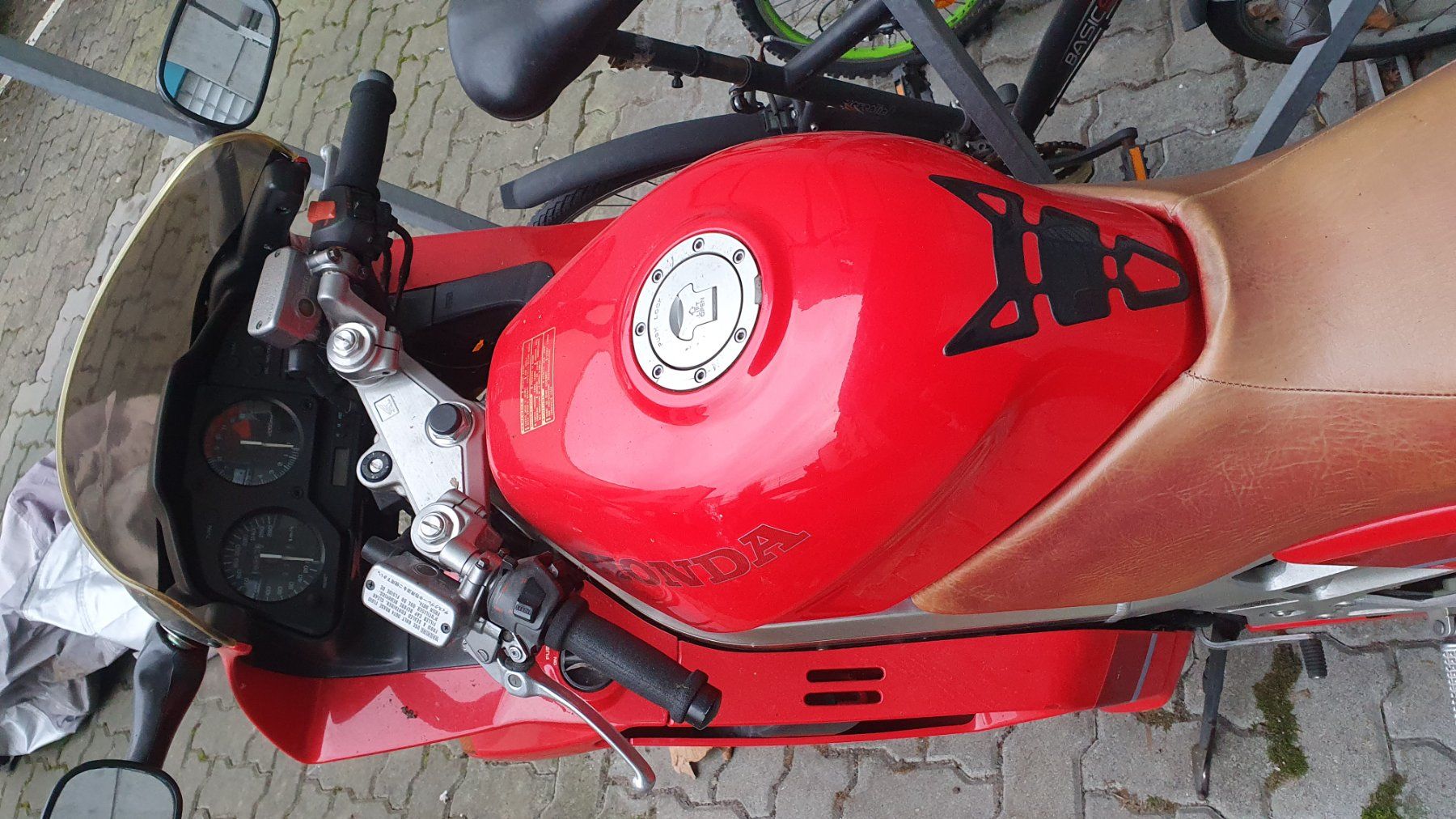 Honda Strada: Honda VFR 750 Rot – Usato da Basel venduto da Ringe1 2