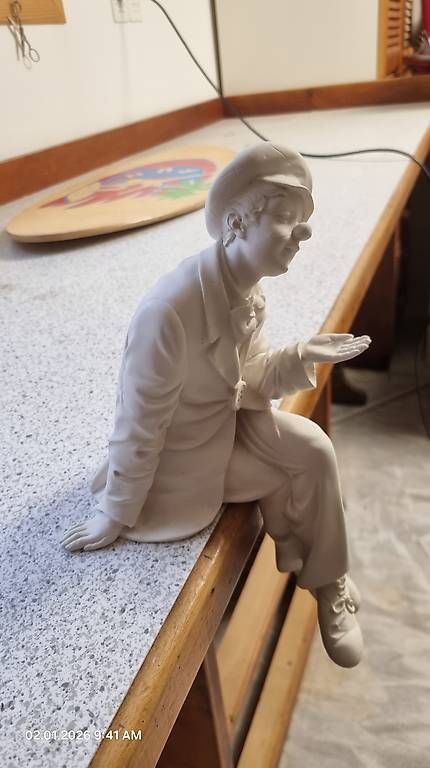Figuren: Clown (Sitzend) – Gebraucht aus Bellach von P.Boillat