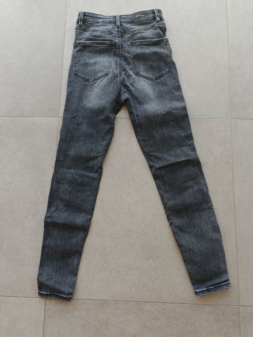 Stradivarius Jeans: Jean Stradivarius Taille 36 Taille Haute – Gebraucht aus Longirod von ali_nsd5 2