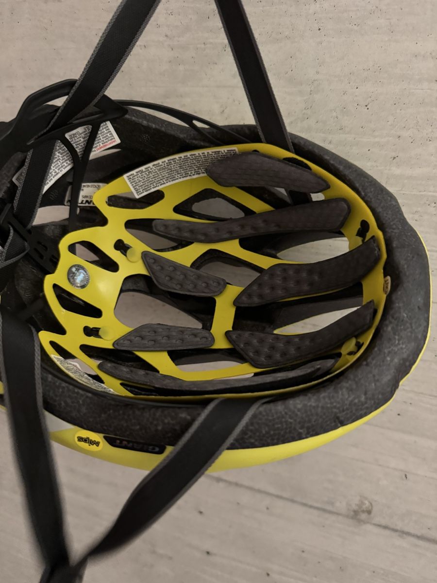 Helme: Casco bici Giant unisex  – Gebraucht aus Maggia von Violettra 3