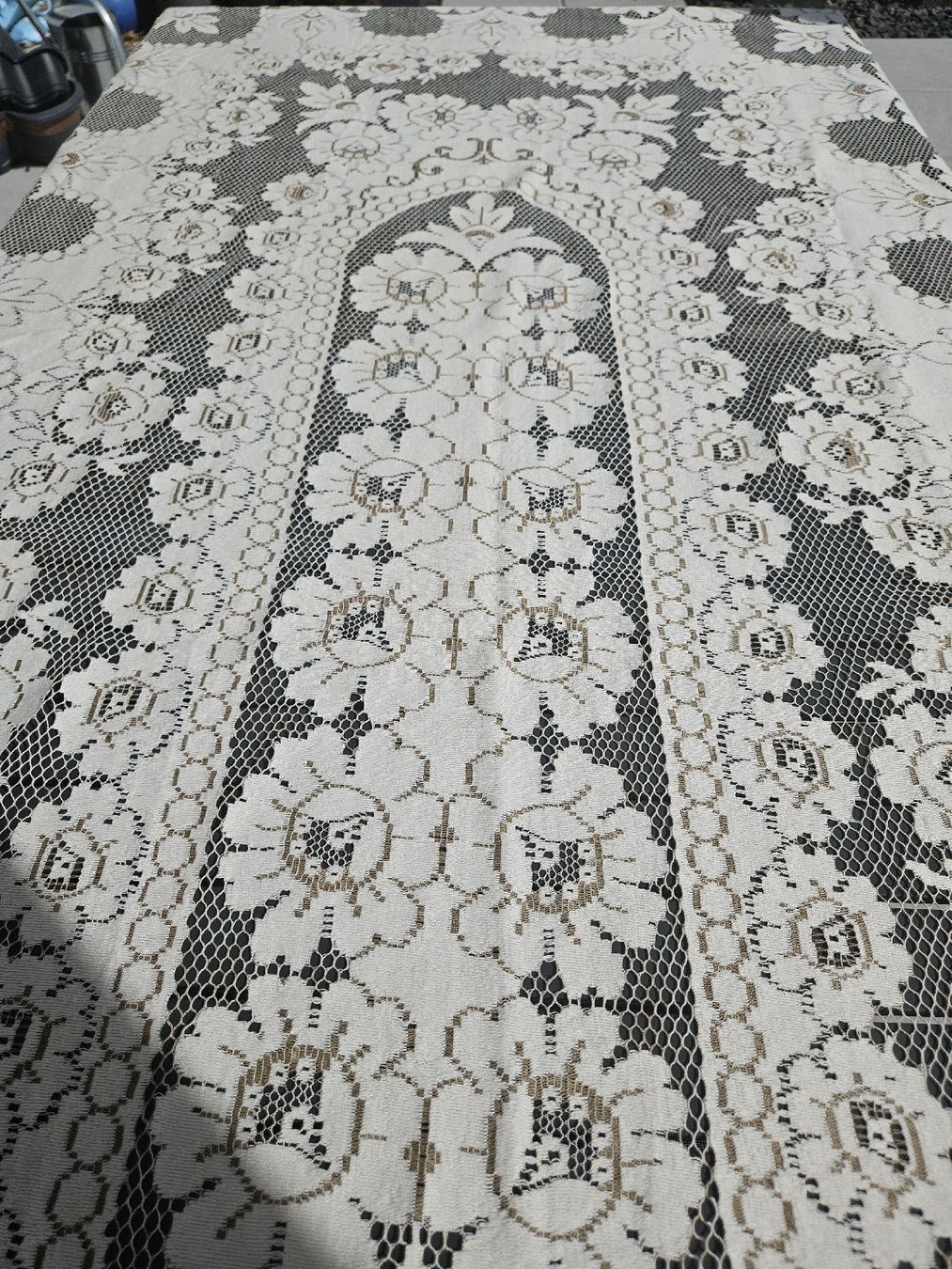 Altra biancheria da tavola: Wunderschöne Vintage Tischdecke mit Blumenmuster – Usato da Kloten venduto da Tacha_gb 1