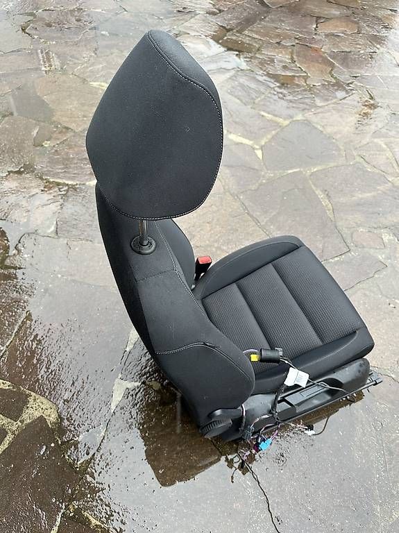 VW Tutti pezzi di ricambio auto: VW Golf 6 Autositz – Usato da Au ZH venduto da Matys74 3