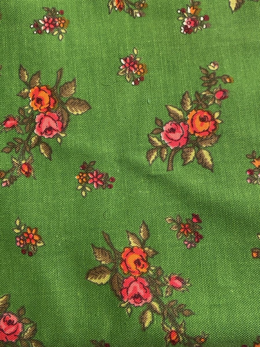 Tessuti: Stoff Blumenmuster, grün ca 172-78  – Nuovo (secondo la descrizione) da Flawil venduto da sonnengeist 1