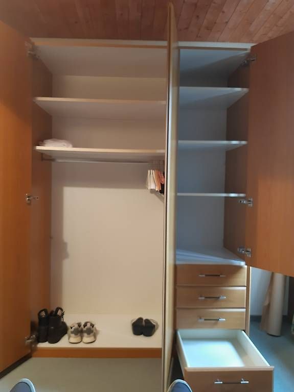 Armadi: Kleiderschrank  – Usato da Obfelden venduto da Krok1 1