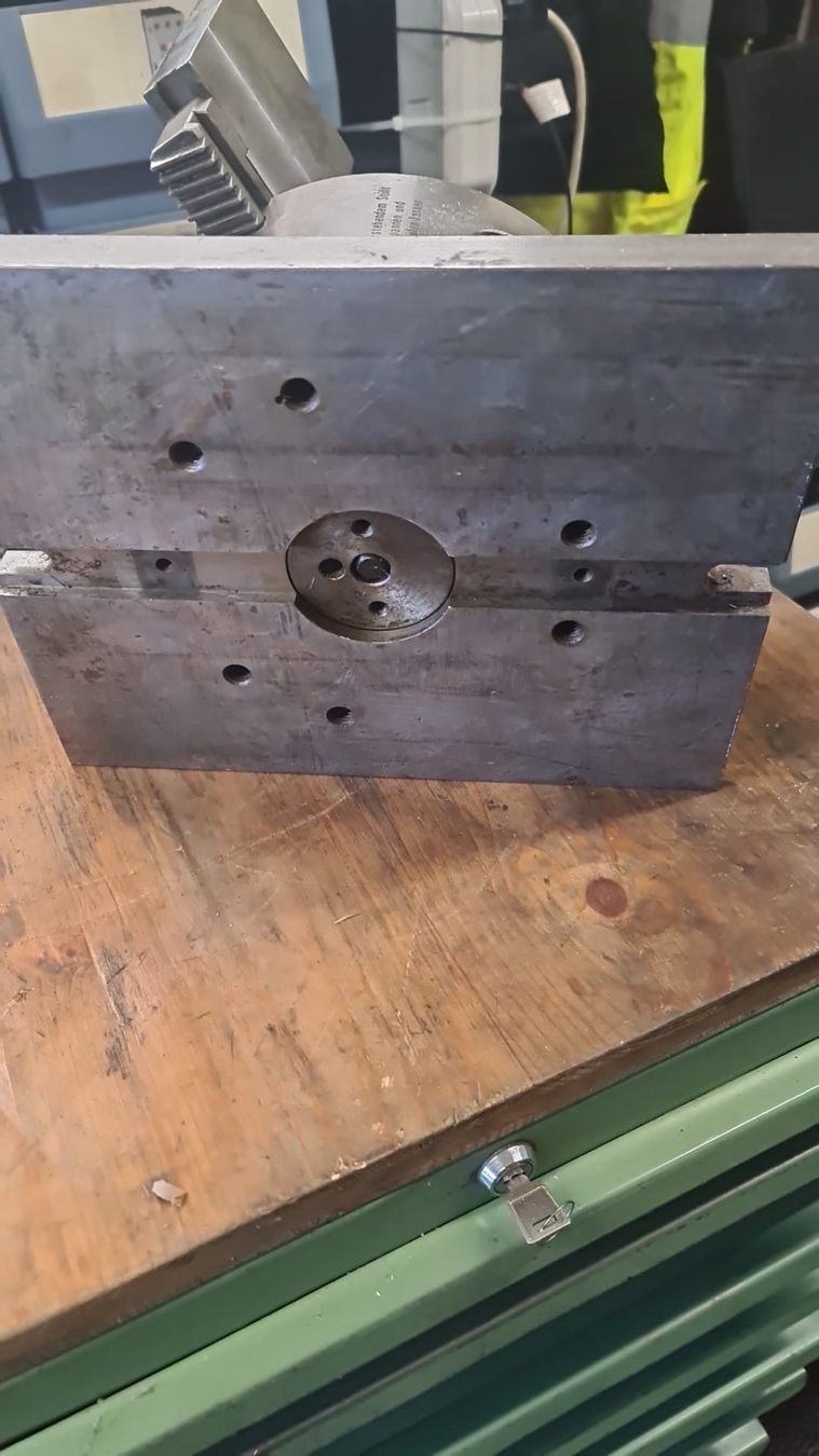 Autres pour métaux et serrurerie: Drehbankfutter – D'occasion à Egerkingen par ogi3131 3