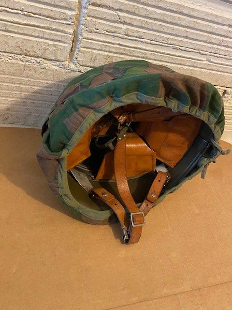 Schweizer Armee Uniformi & Effetti personali: MILITÄRHELM M71 MIT TAZ ÜBERZUG – Usato da Chur venduto da silbermon