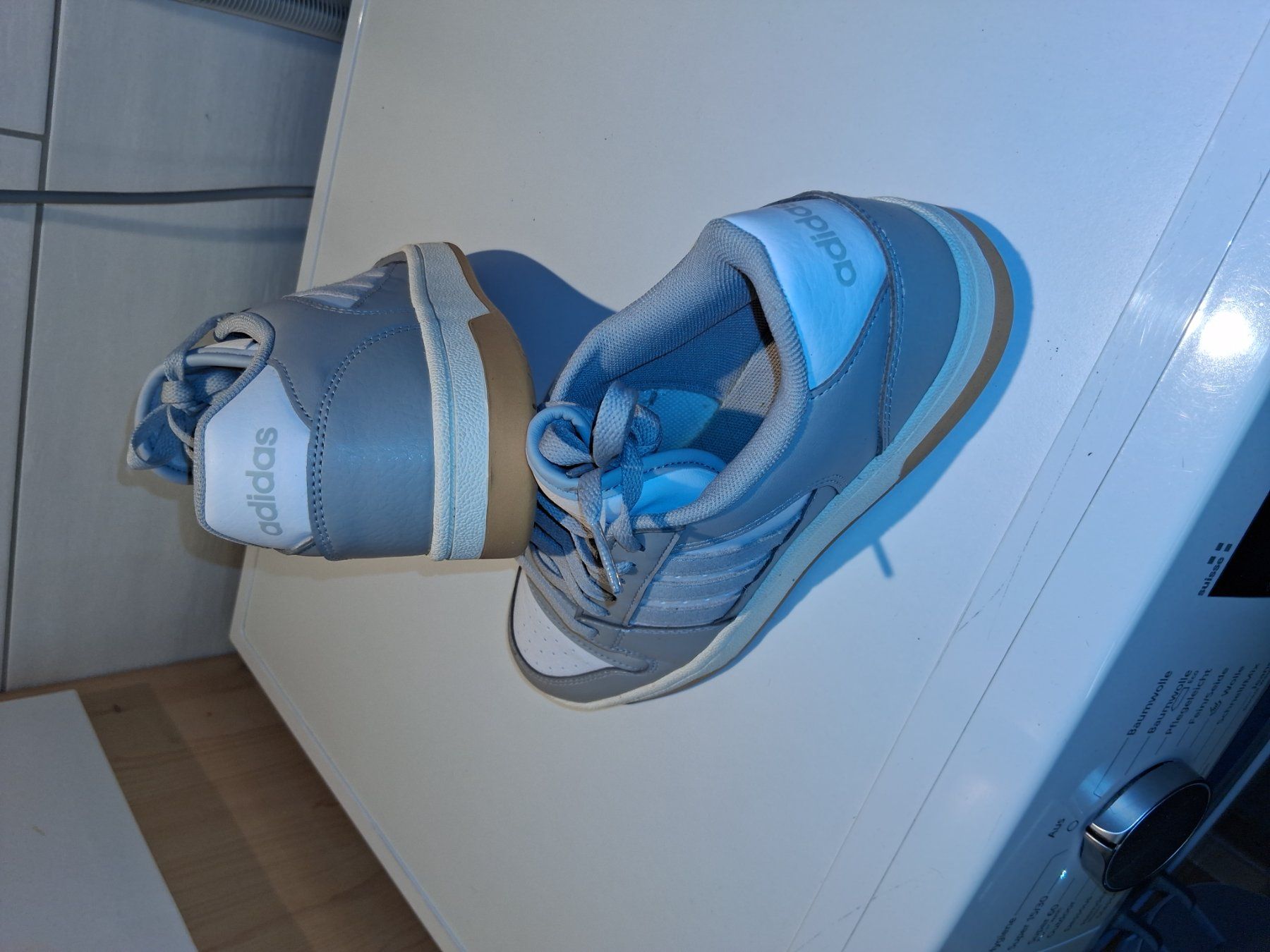 Adidas Scarpe da uomo: Schuhe Adidas – Usato da Oberwil im Simmental venduto da schicolady 1