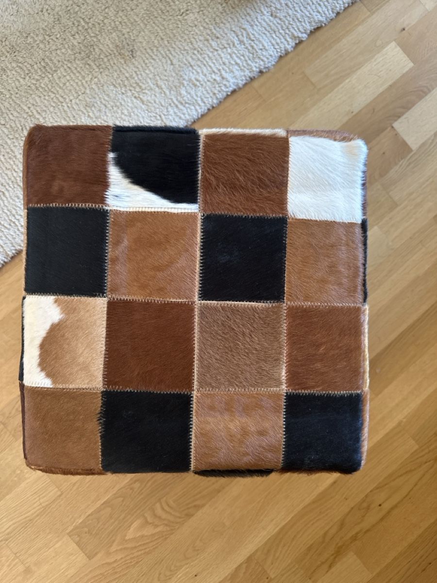 Ikea Hocker: Hocker Kuhfell IKEA JULARP – Neu (gemäss Beschreibung) aus Volketswil von julena2910 1