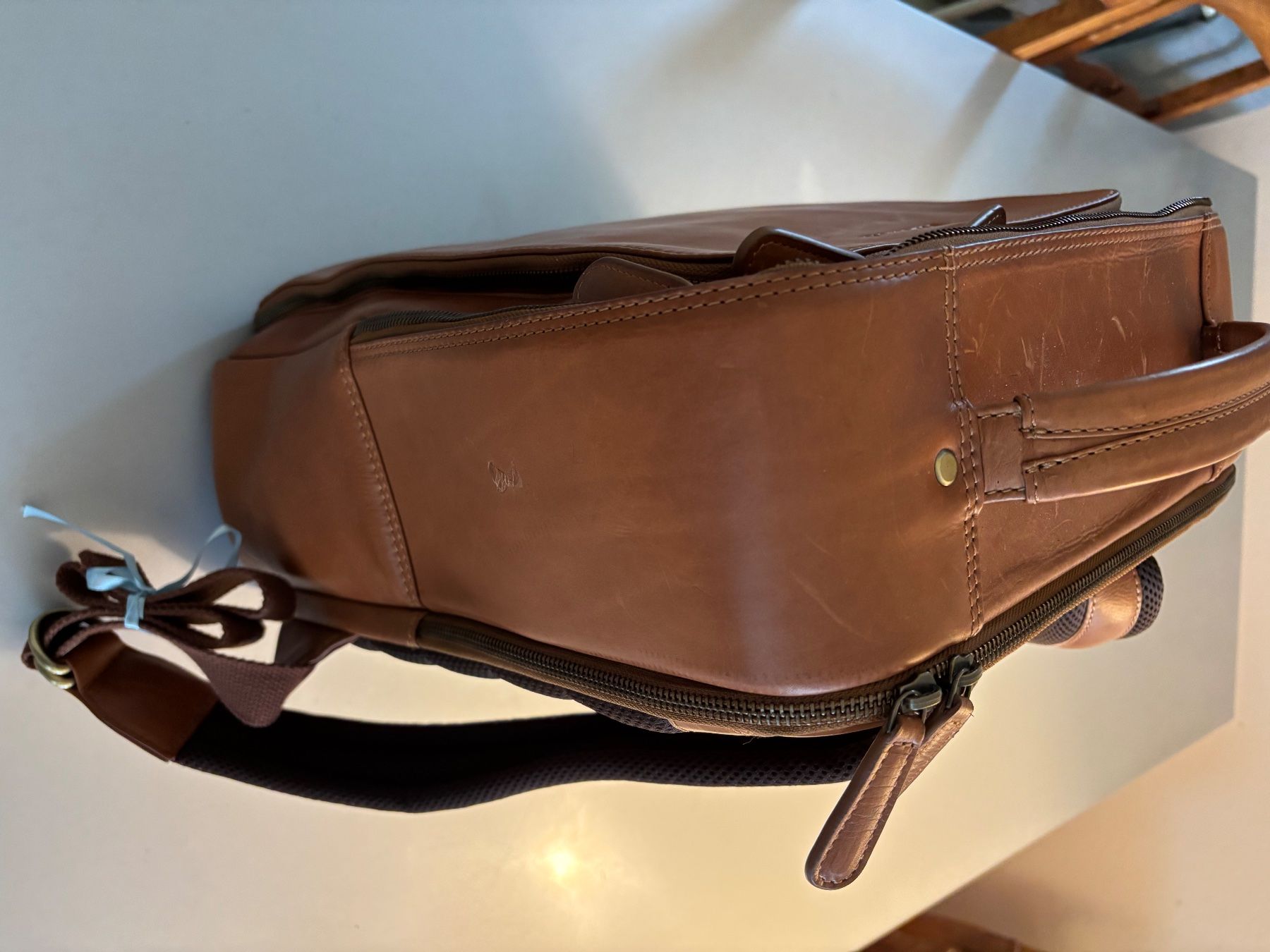 Zaini: Lederrucksack mit hilfreichen  Einteilungen – Usato da Zürich venduto da Ratten03 6