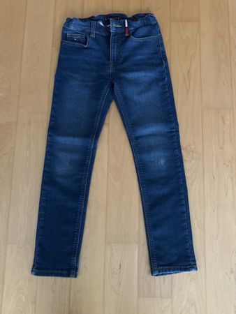 Tommy Hilfiger Jeans Gr. 140, Top Zustand