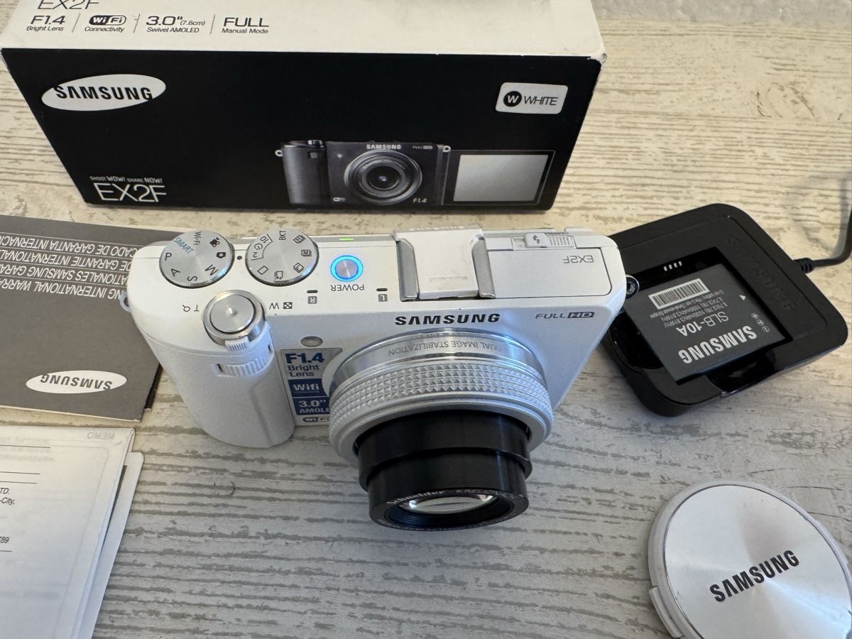 Samsung Fotocamera: Samsung EX2F Digitalkamera – Usato da Zunzgen venduto da milesdavis76 2