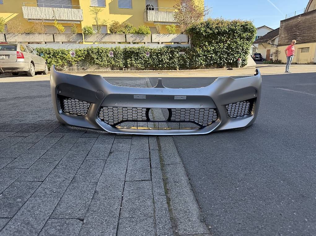 Tutti pezzi di ricambio auto: BMW M5 F90 Stossstange vorne – Usato da Luzern venduto da mar_z8hb