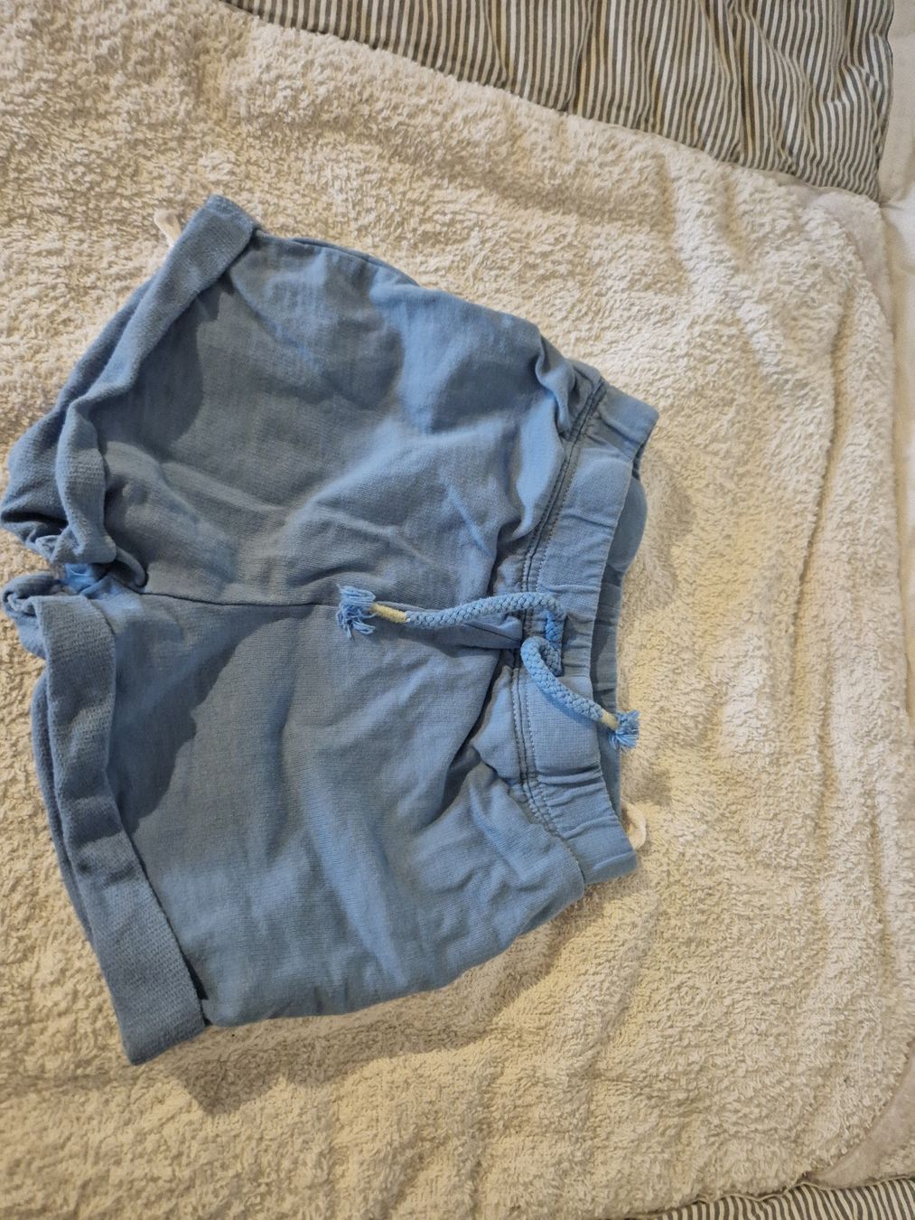 Lotti di vestiti: Hosen Grösse 86 – Usato da Leuggern venduto da MonaM90