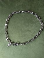 Collier chaîne argenté avec pendentif main rock métal🤘