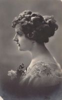 Romantik: Junge Dame, gelaufen 1907