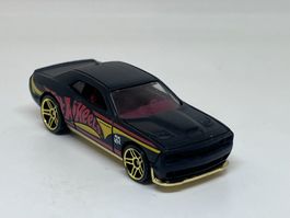 Hot Wheels '15 Dodge Challenger SRT