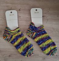 Handgestrickte Sneakersocken Gr. 38/39