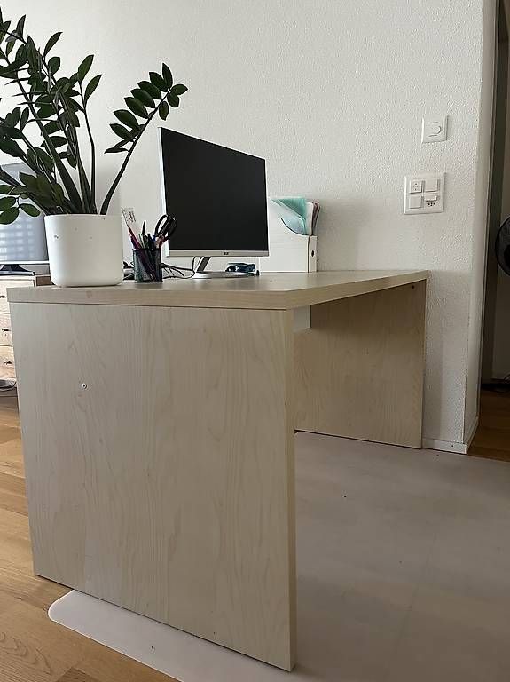 Schreibtische: Schreibtisch gebraucht  gut erhalten – Gebraucht aus Erlinsbach SO von Ines090 2