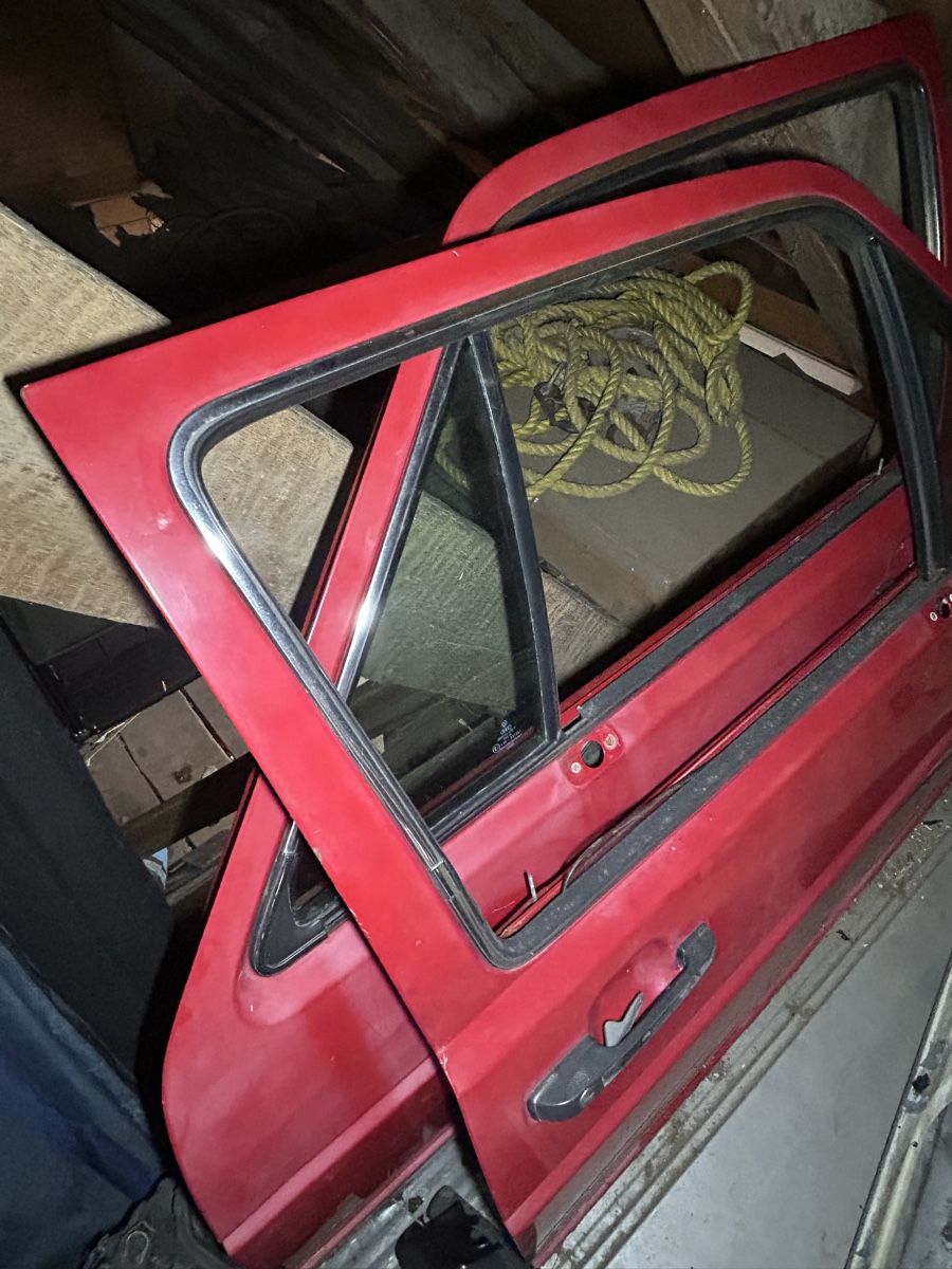 VW Tutti pezzi di ricambio auto: VW Golf2 porte – Usato da Gampelen venduto da ste_r6hj 3