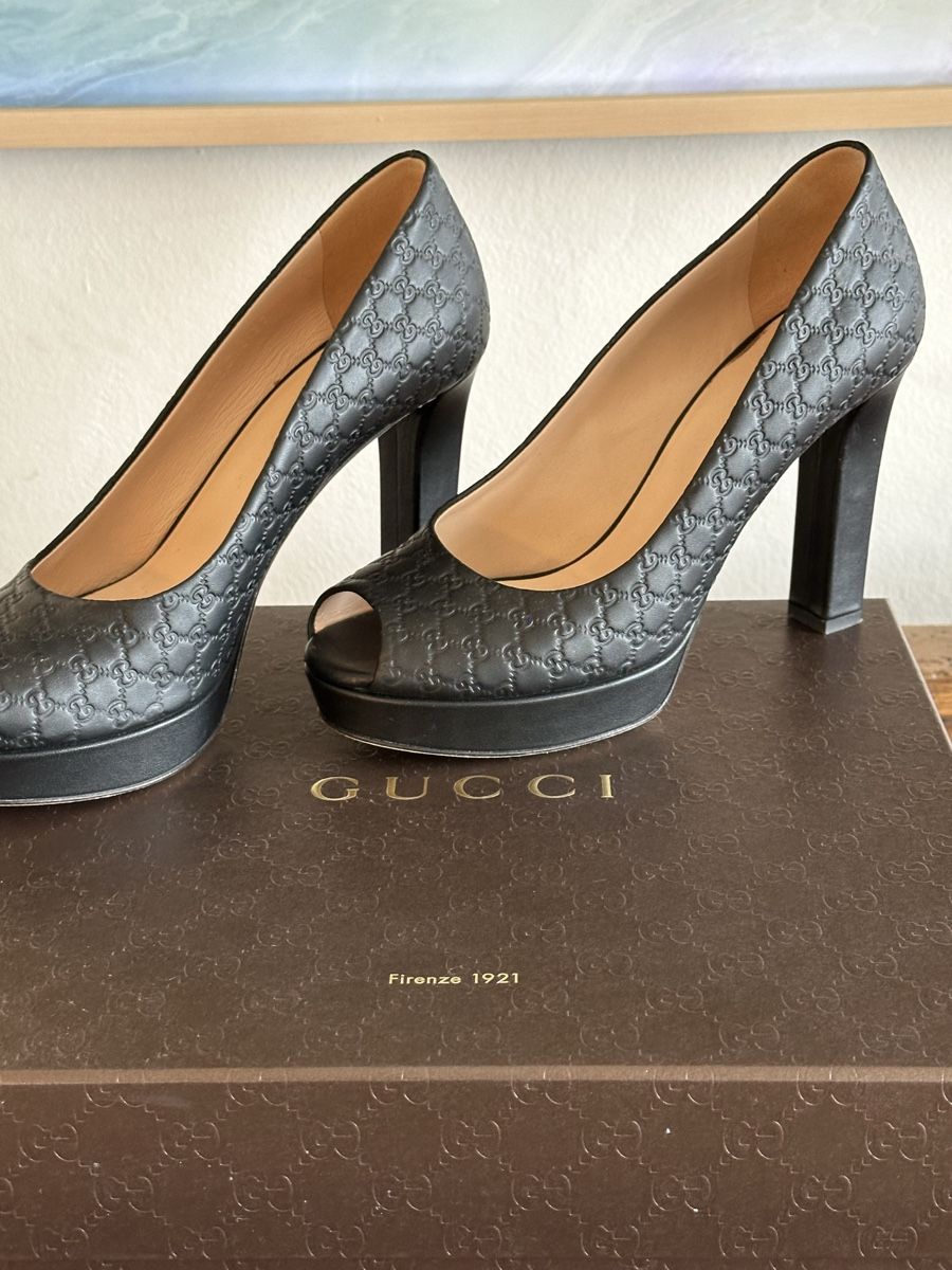 Gucci Damenschuhe: Gucci Peeptoe Pumps Leder Schwarz Groesse 37 – Neu (gemäss Beschreibung) aus Richterswil von Nancy69