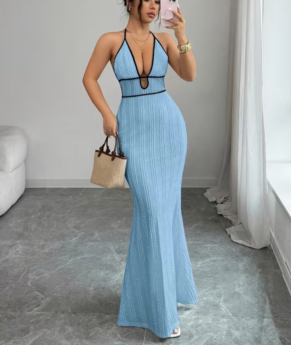 Robes: Maxikleid mit tiefem V-Ausschnitt – Neuf avec emballage d'origine à Reinach BL par Deinfashion 3