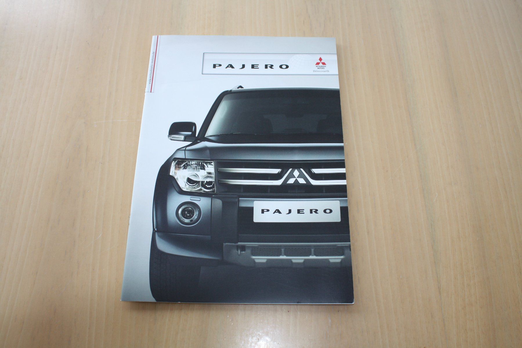 Mitsubishi Documents: Mitsubishi Pajero Prospekt 12/2010 – D'occasion à Wikon par erwin400