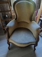 Antiker Vintage-Ohrensessel aus Samt und Holz