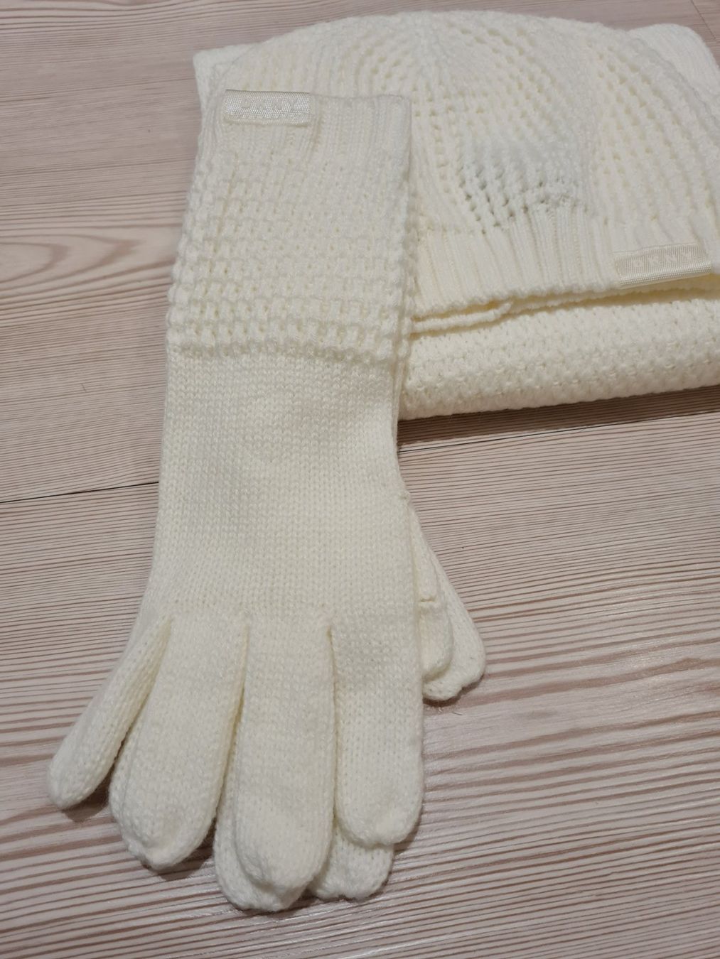 Guanti & manicotti: Mütze, Schal  & Handschuhe DKNY – Nuovo e nell'imballaggio originale da Schaffhausen venduto da Catboot01 6