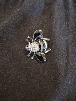 Magnifique broche abeille style Gucci, métal argenté. 