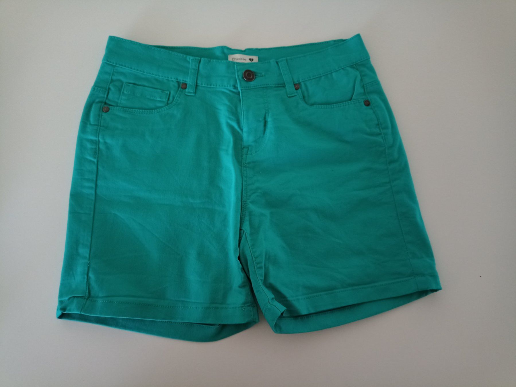Pantaloni: 3 Bermudas gr.36 – Usato da Winterthur venduto da Husakeva 1