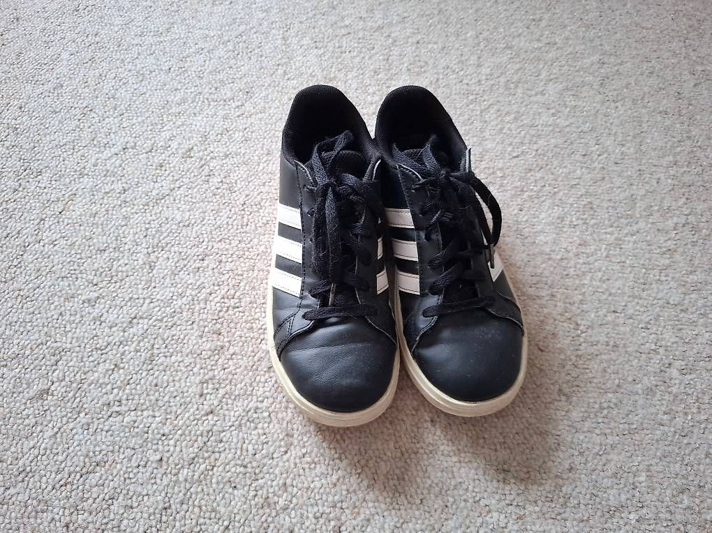 Chaussures hommes: Adidas schwarz Gr. 36 – D'occasion à Halten par Mutzji