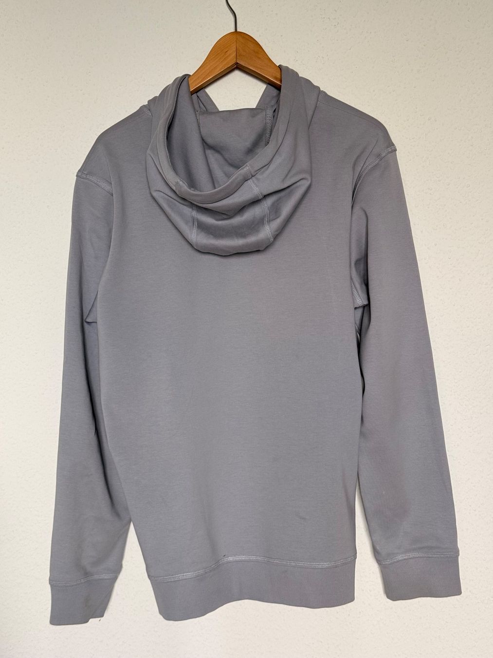 Hugo Boss Maglioni & Felpe: Hugo Boss Grey Hoodie – Usato da Lausanne venduto da KolaG7 1