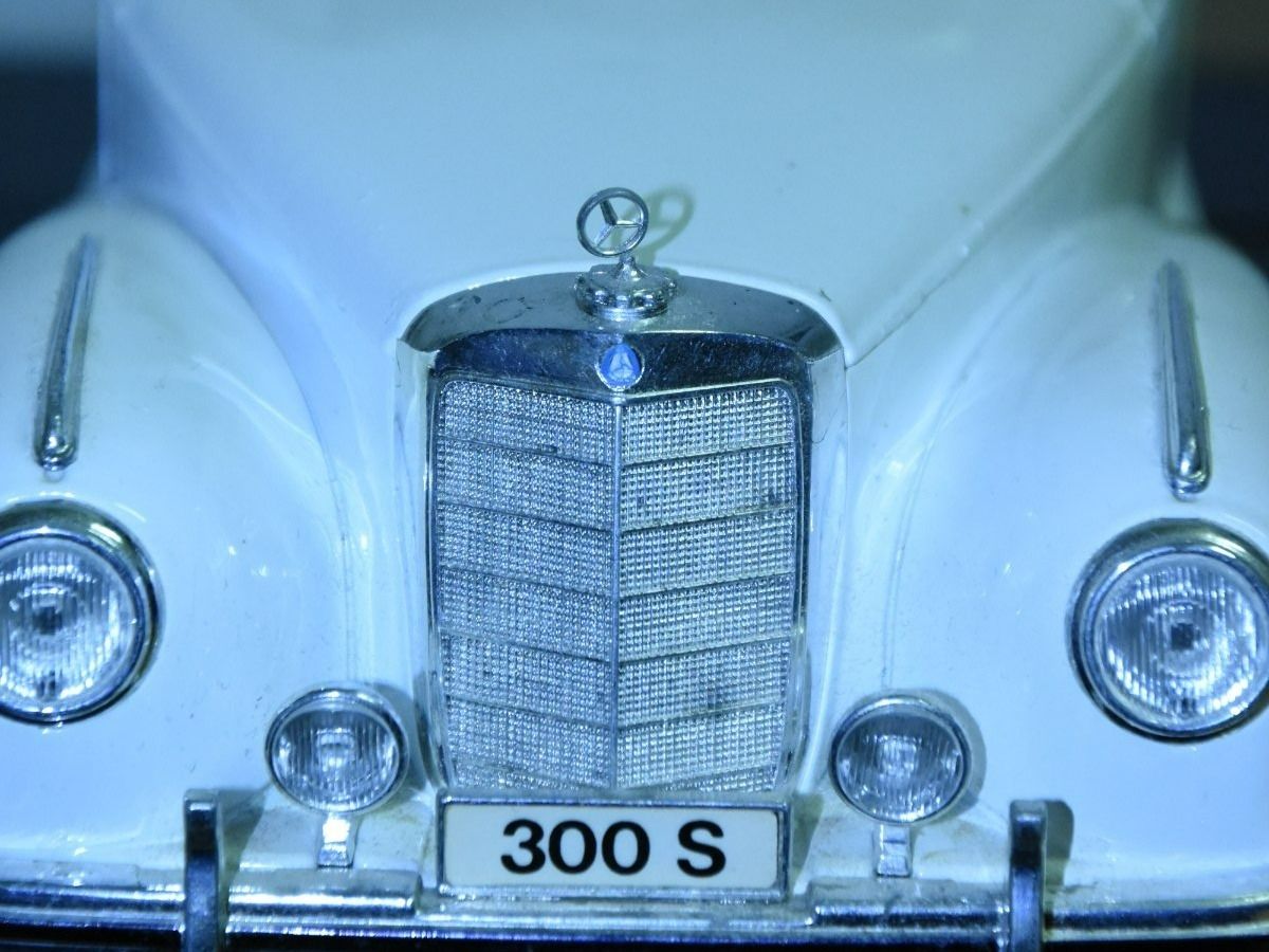 Maisto Modellautos: Modellauto Mercedes-Benz 300 S, Maisto – Gebraucht aus Giswil von Guardia75 5