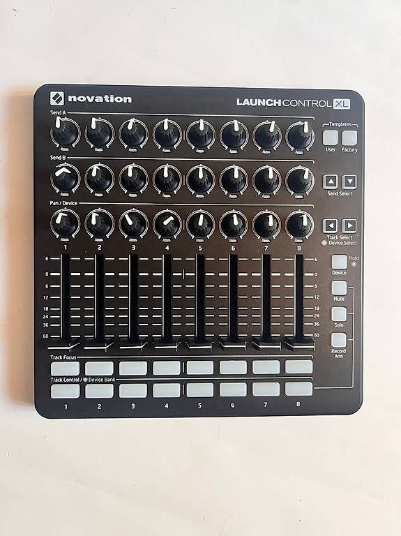 Strumenti musicali: Novation Launch Control XL MIDI Controller – Usato da Zürich venduto da Madshock 1