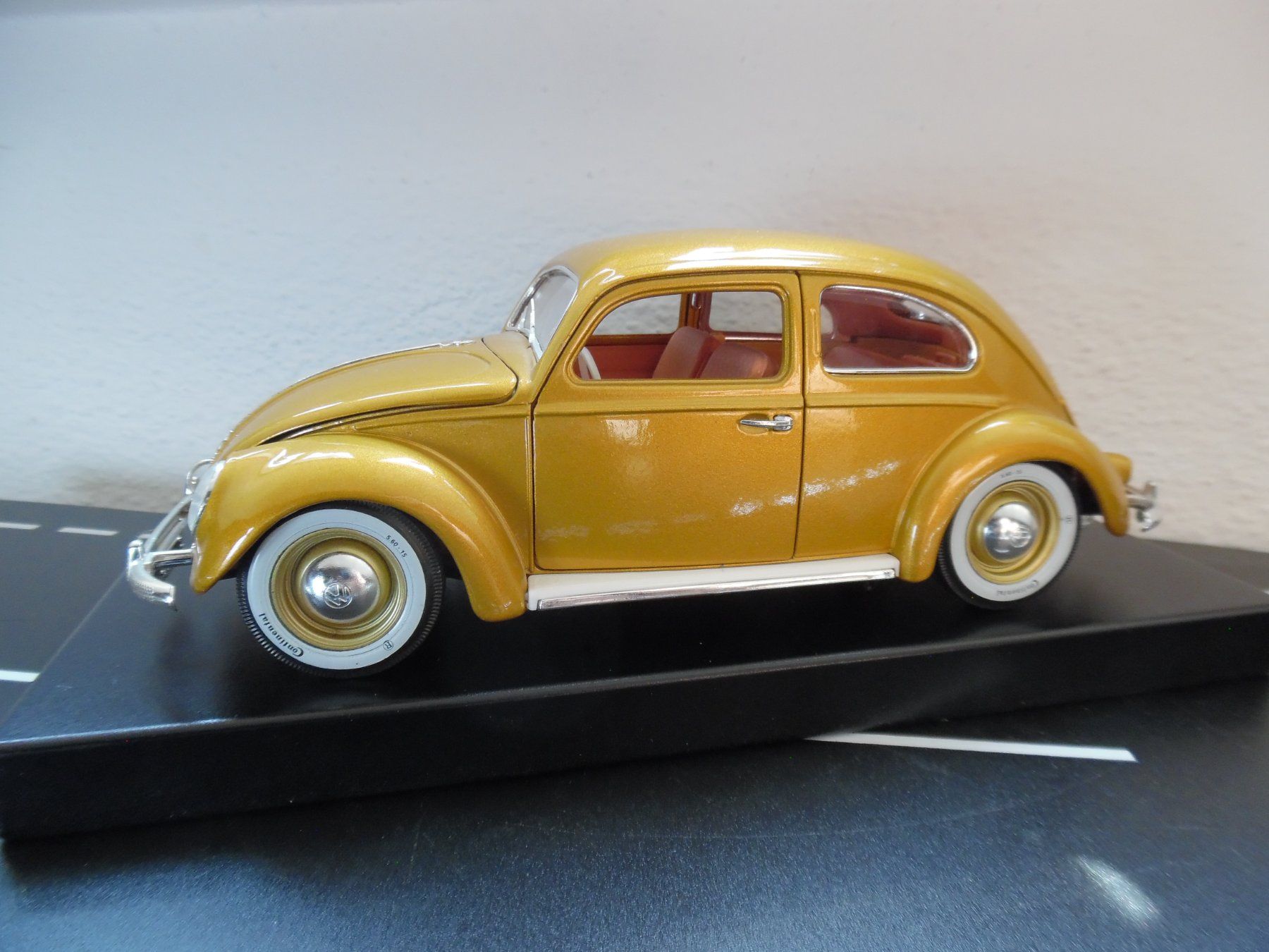Volkswagen Modellautos: VW Käfer 1.000.000 ste Gold Beetle 1955 Metall 1;18 – Gebraucht aus Steinach von suzzi11 1