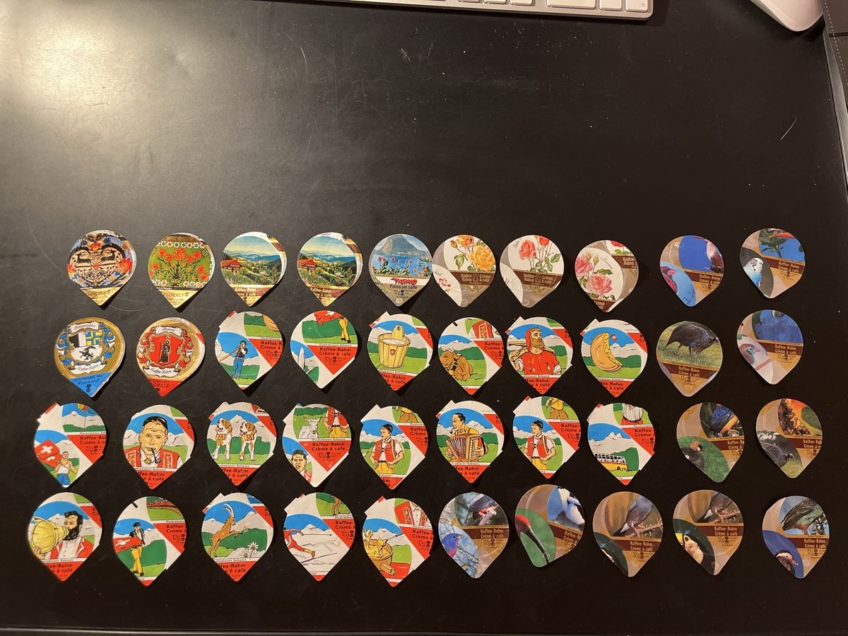 Kaffeerahmdeckel: 40 verschobene Deckeli  – Gebraucht aus Berschis von zuellig02